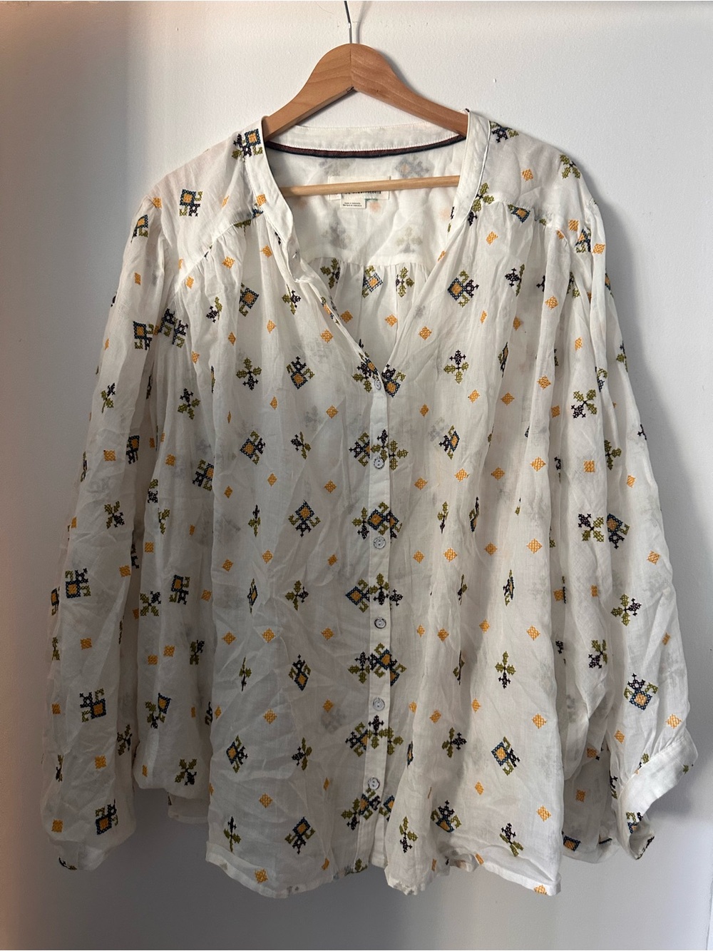 Anthropologie White Button-Front Printed V-Neck Blouse